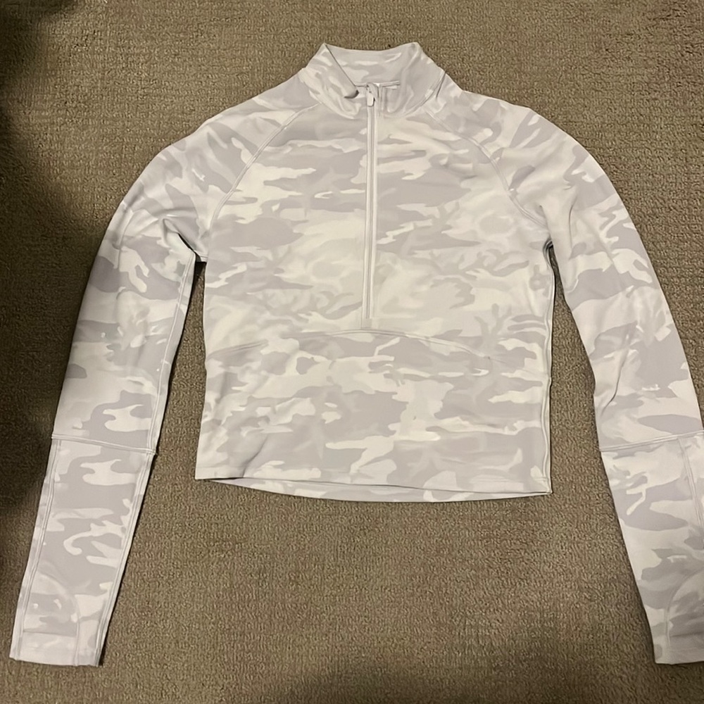 Lululemon Athletica Cropped half zip long sleeve jacket Sz 4